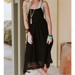 Three Bird Nest lace dress